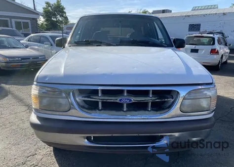 1997 Ford Explorer из США, поврежденный, VIN 1FMDU34X8VZB22571
